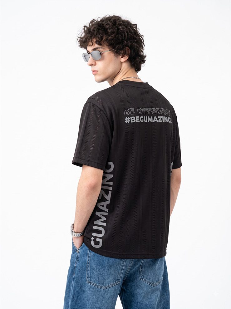 Be Different BeGumazing Men's Round-Neck T-Shirt - Black.